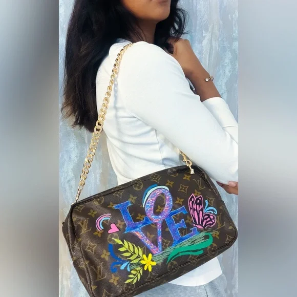 Louis Vuitton Monogram hand-painted crossbody ππ - Picture 1 of 14